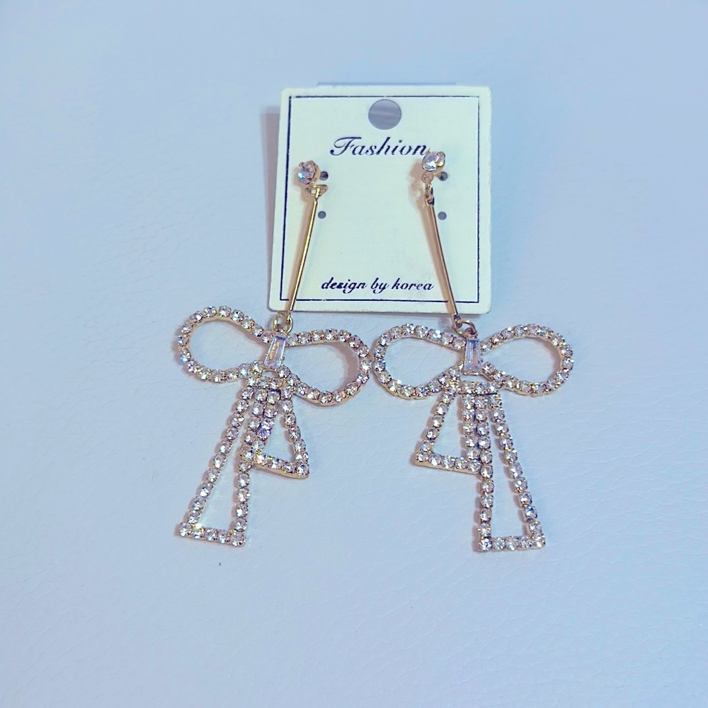 super cute bow earring